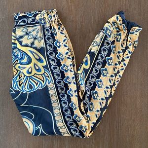 WOMEN’S PRINTED PANTS
